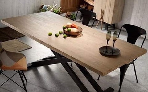 Стол деревянный