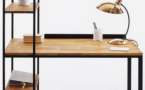 Рабочий стол деревянный