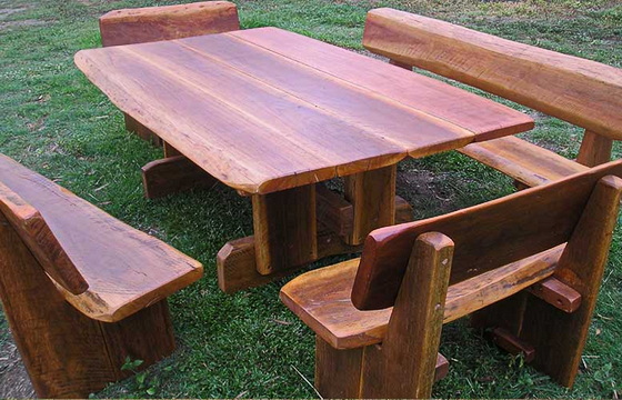 Крісло з дерева