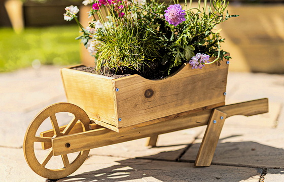 Садовий декор тачка